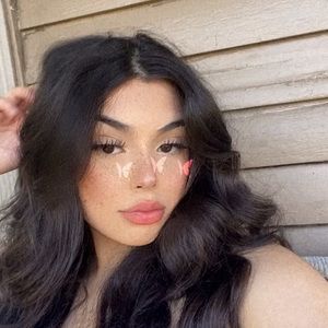 Meet your Posher, Ana